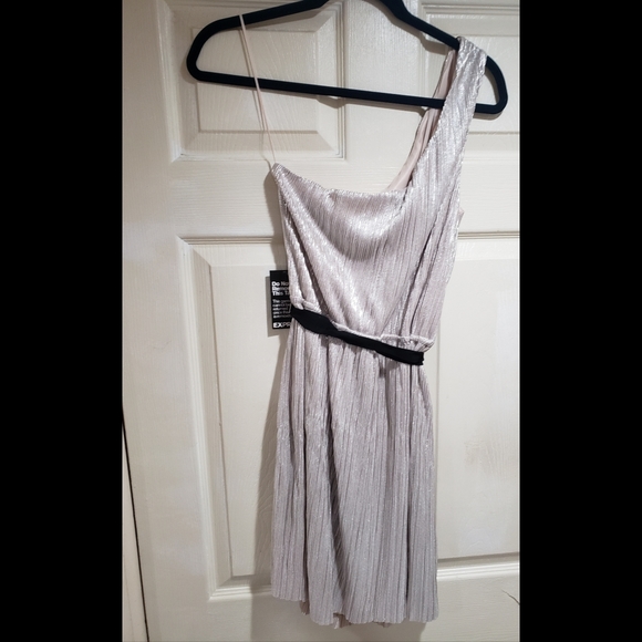 Express one shoulder dress in pewter (large) - Picture 7 of 9